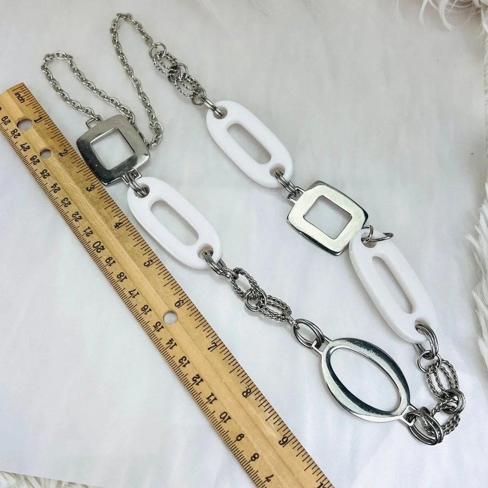 Vintage Silvertone and white chunky chain long necklace
